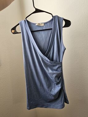 Mia Sleeveless Draped V-Neck Top in Light Blue